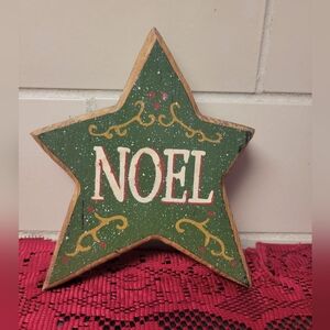 Chunky Green Wooden Noel Star Shaped Handpainted Decor
